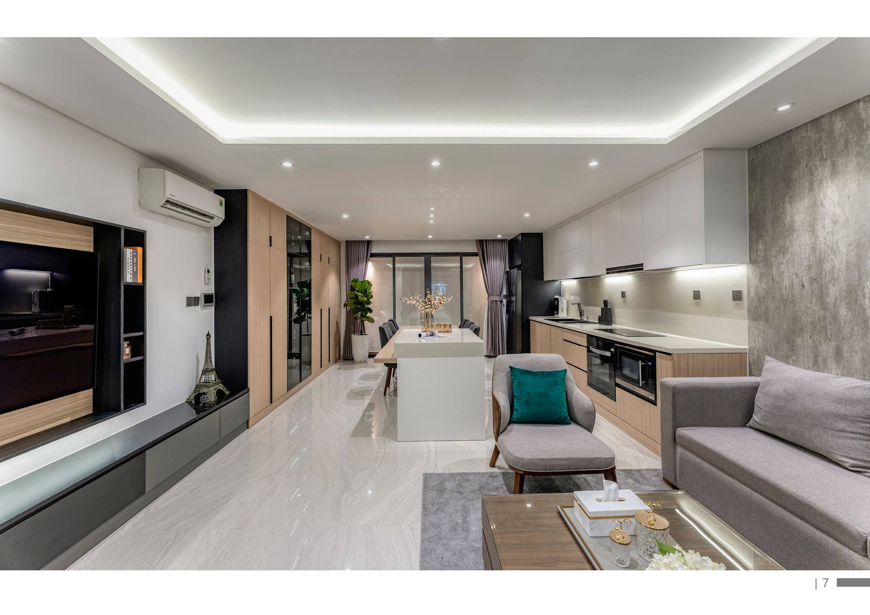AKQ_HOUSE