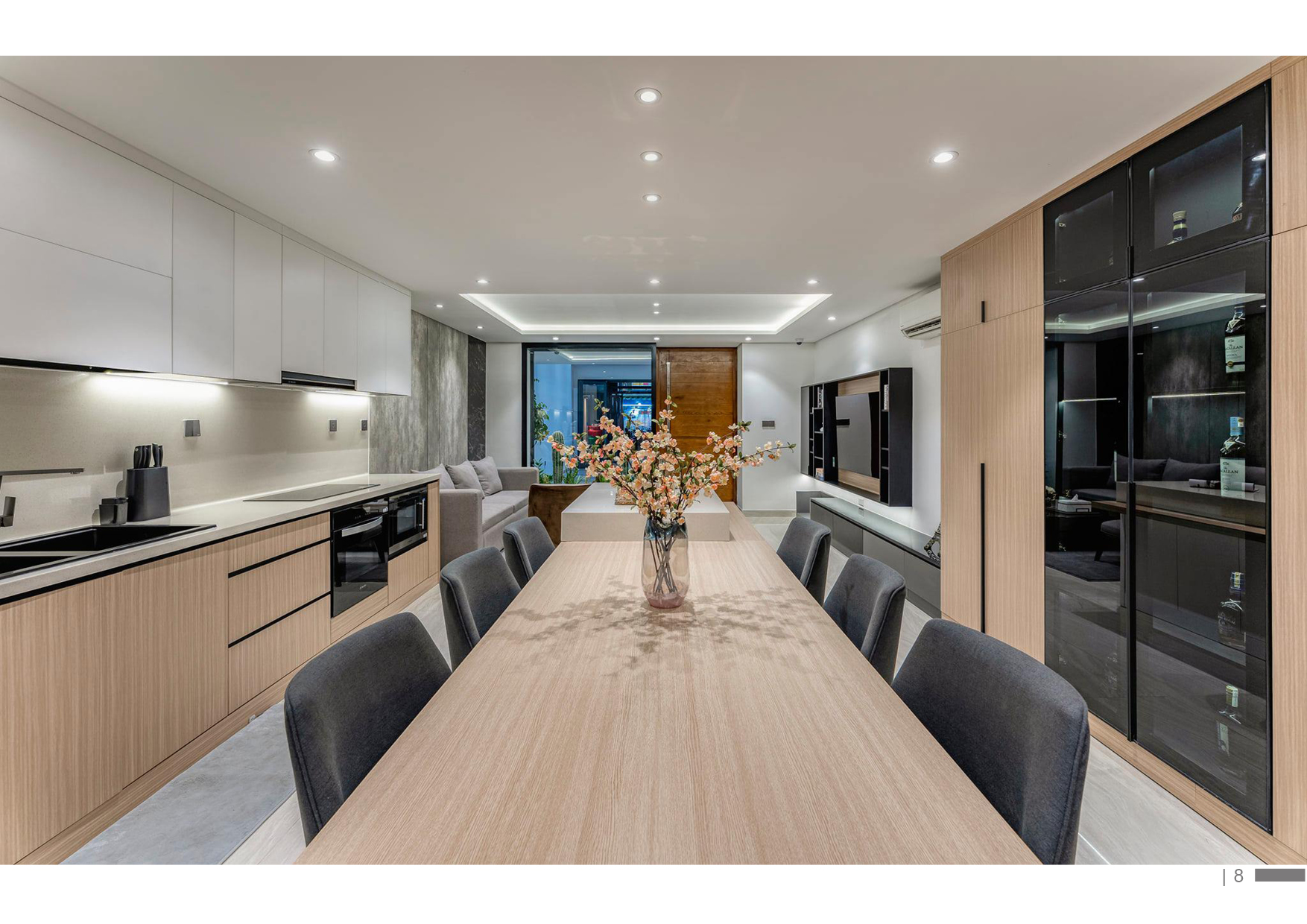 AKQ_HOUSE