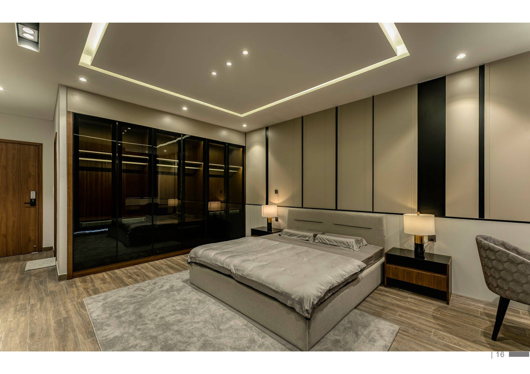 AKQ_HOUSE