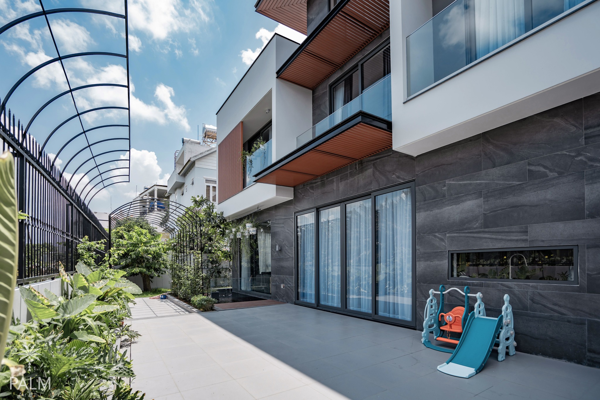 K&M VILLA