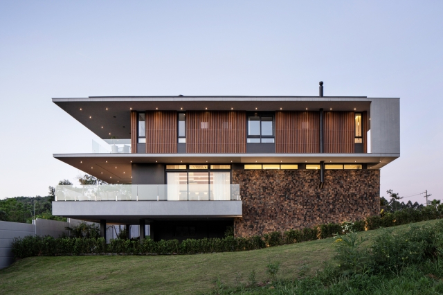 VILLA 06